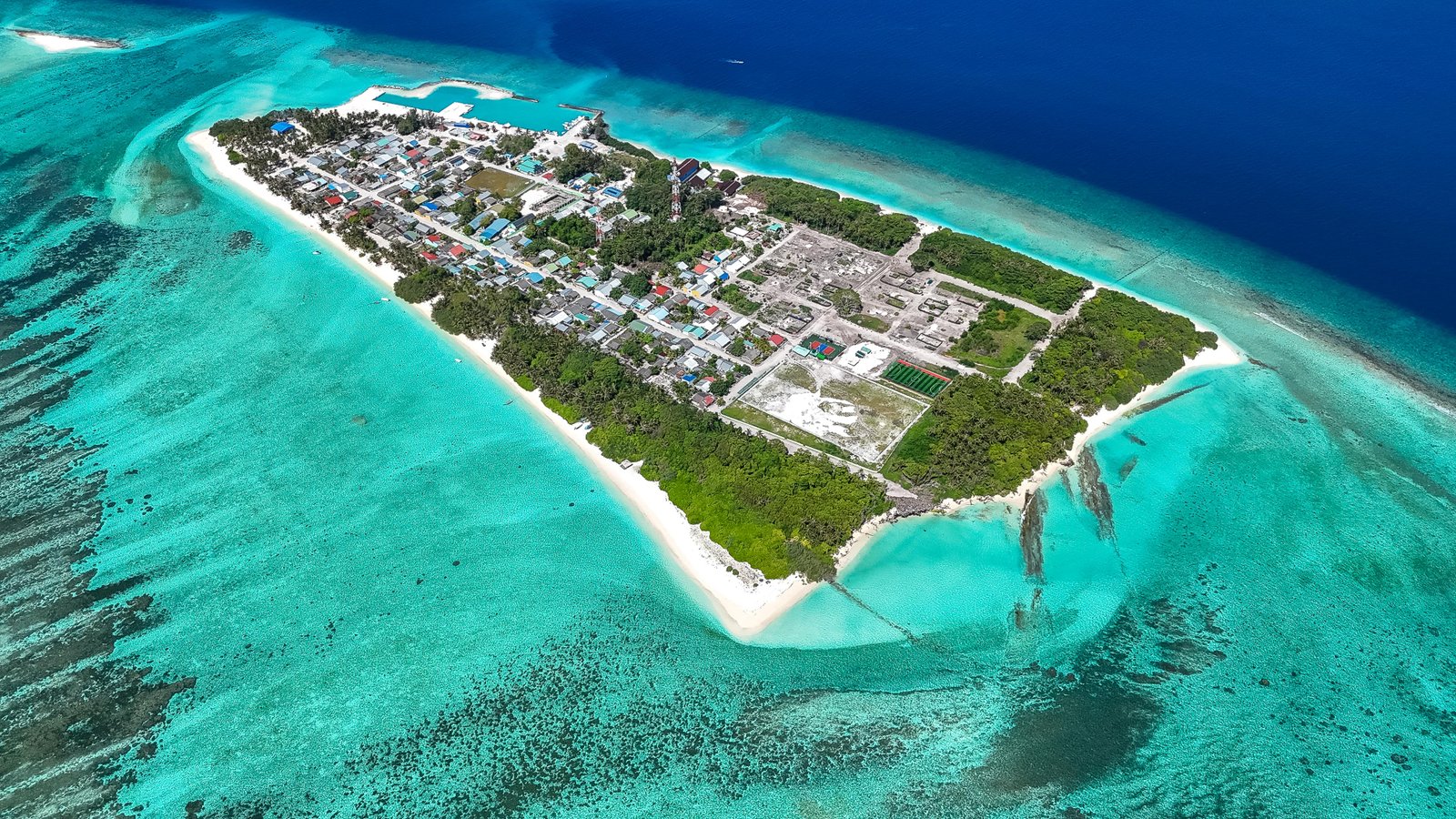 Naivaadhoo
